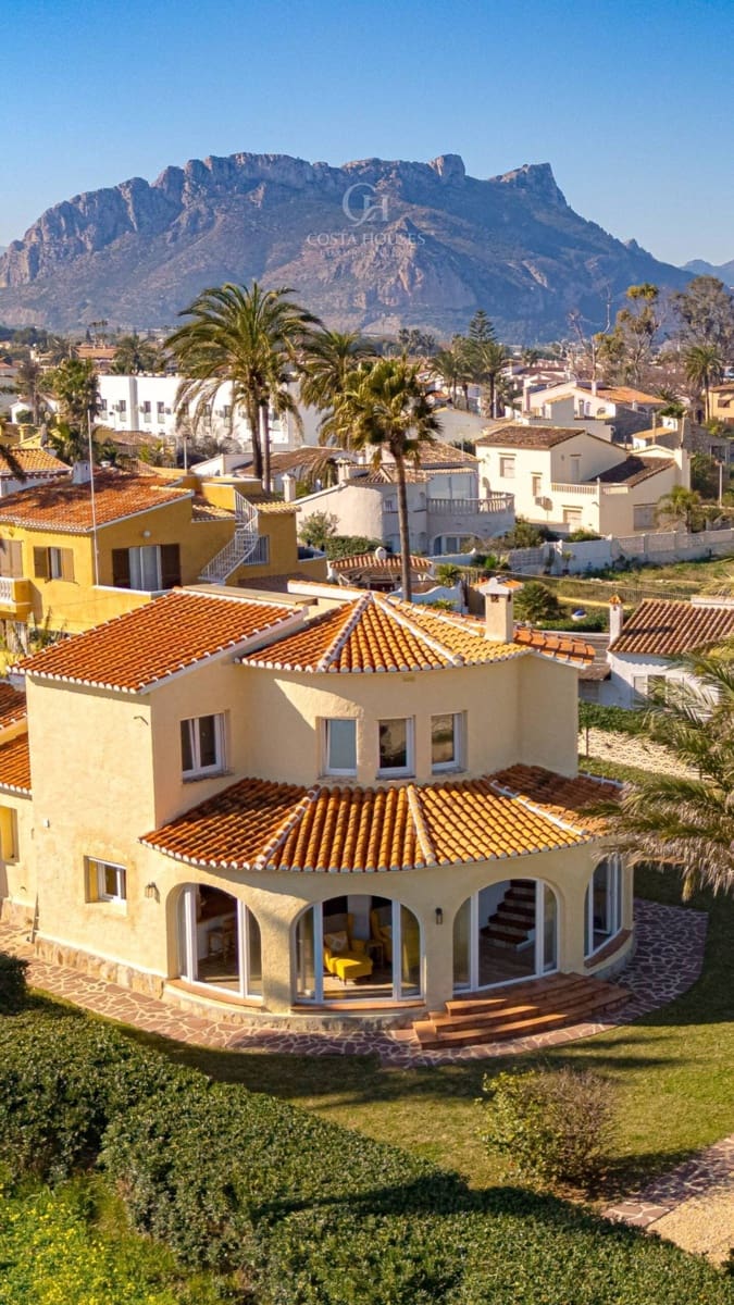 3 bedroom Villa for sale in Els Poblets with pool - € 789,500 (Ref: 9840362)