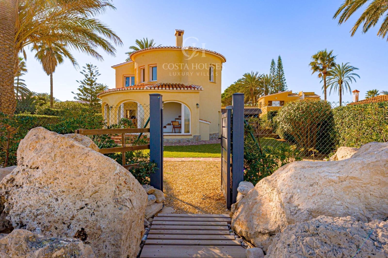 3 bedroom Villa for sale in Els Poblets with pool - € 789,500 (Ref: 9840362)