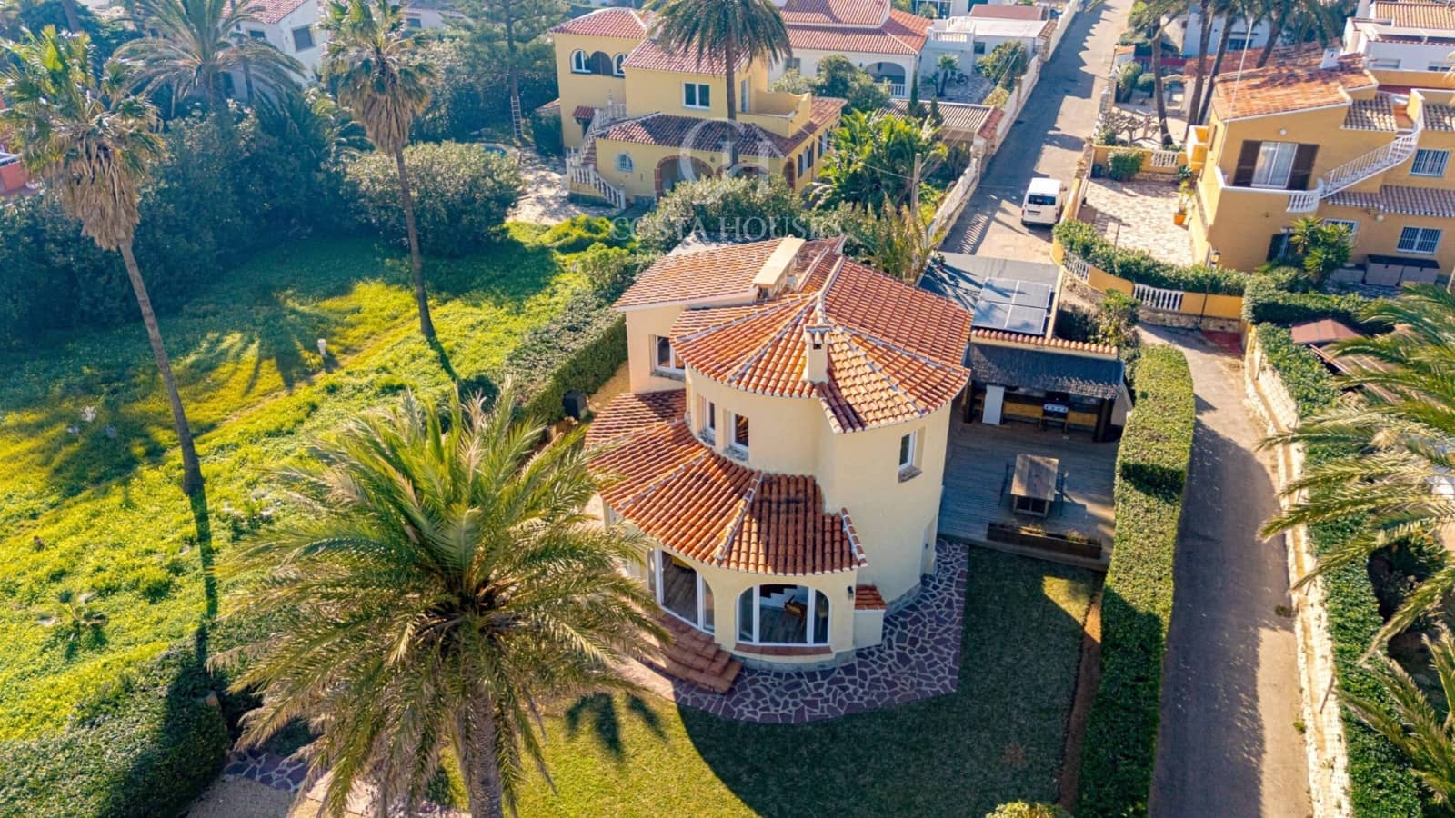 3 bedroom Villa for sale in Els Poblets with pool - € 789,500 (Ref: 9840362)