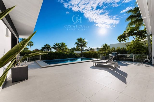 5 soverom Villa til salgs i Moraira, Teulada-Moraira med svømmebasseng - € 1 495 000 (Ref: 9851721)