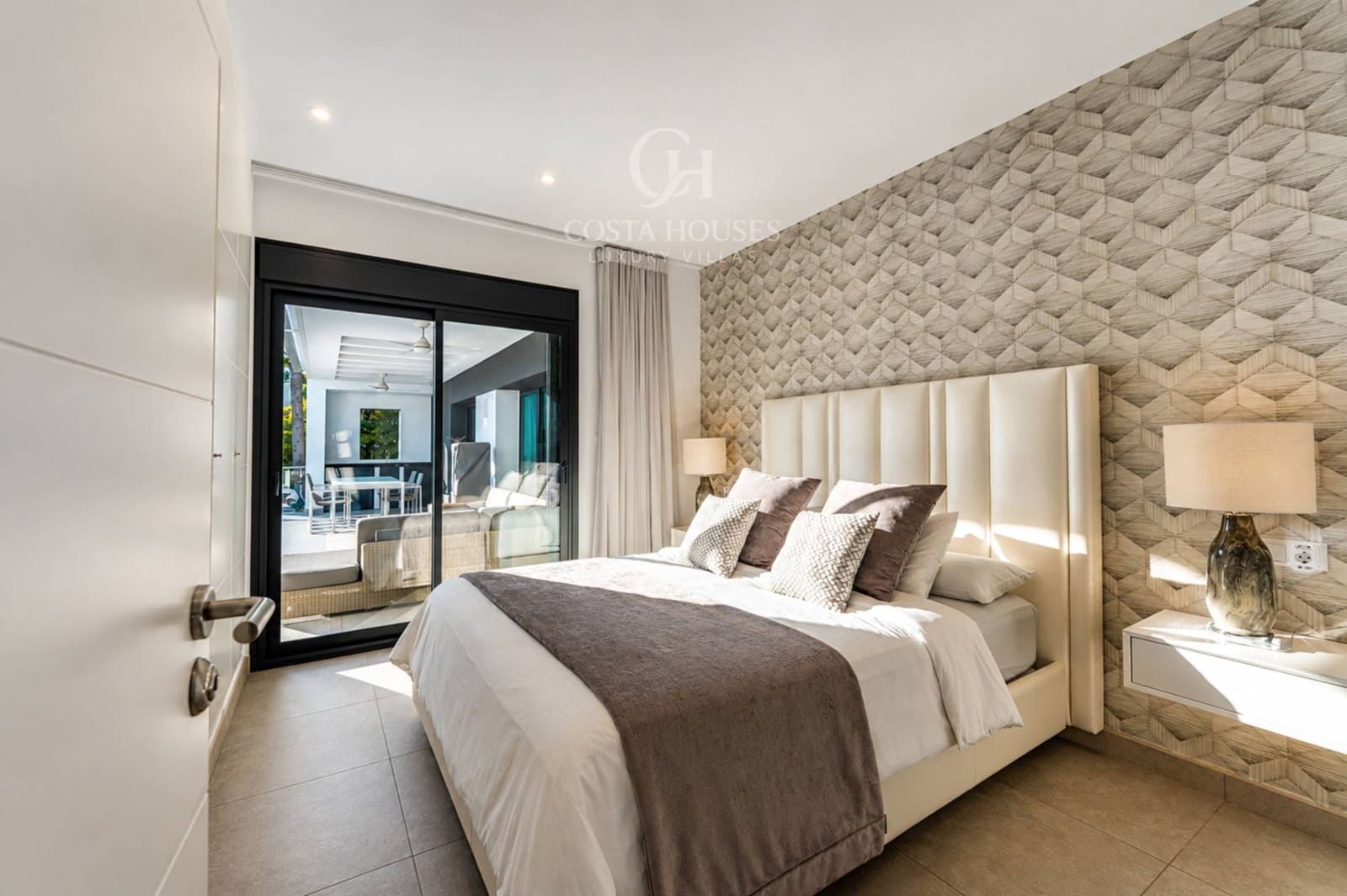 5 bedroom Villa for sale in Moraira with pool - € 1,495,000 (Ref: 9851721)