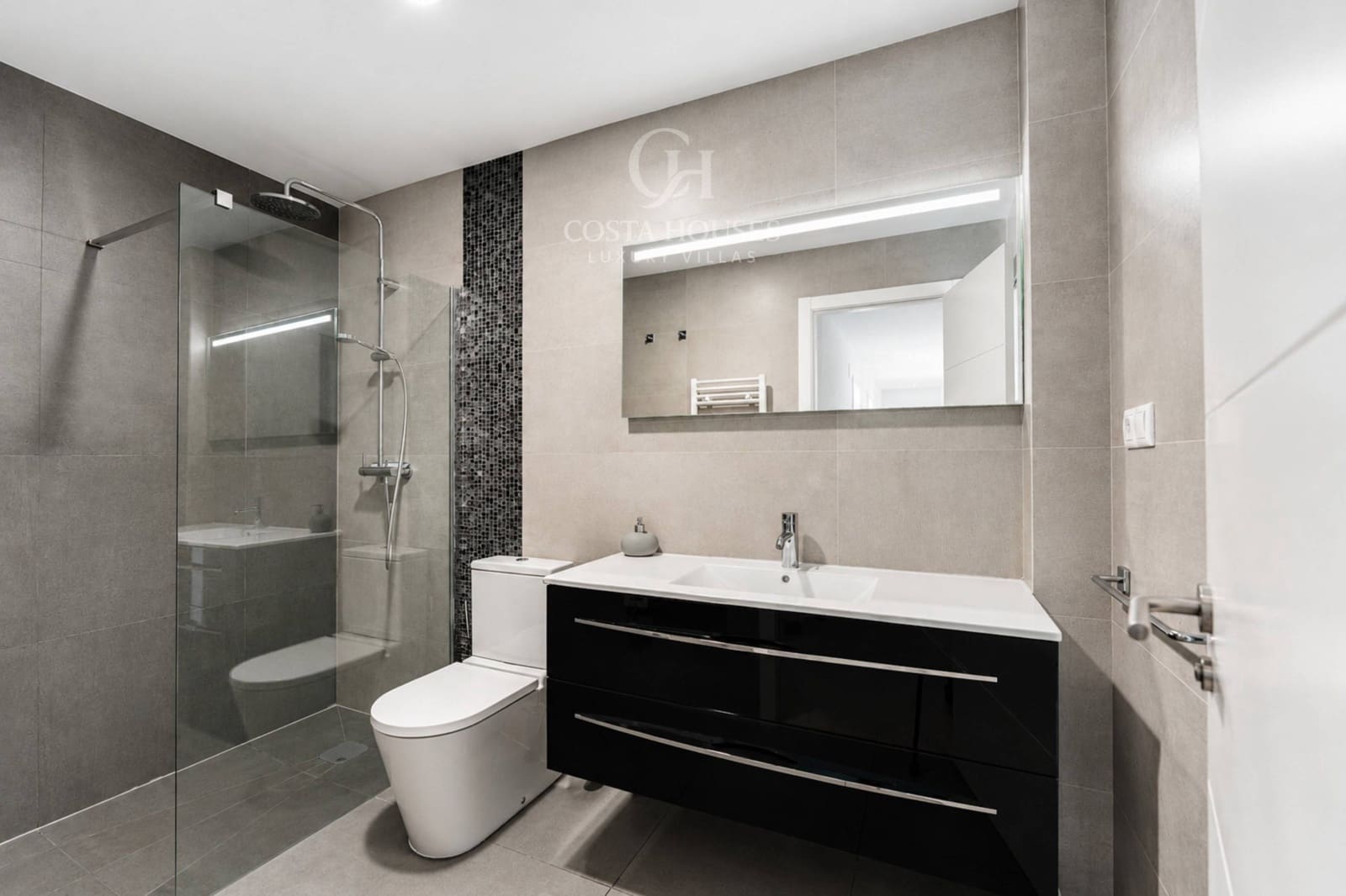 5 bedroom Villa for sale in Moraira with pool - € 1,495,000 (Ref: 9851721)