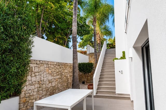 5 soverom Villa til salgs i Moraira, Teulada-Moraira med svømmebasseng - € 1 495 000 (Ref: 9851721)