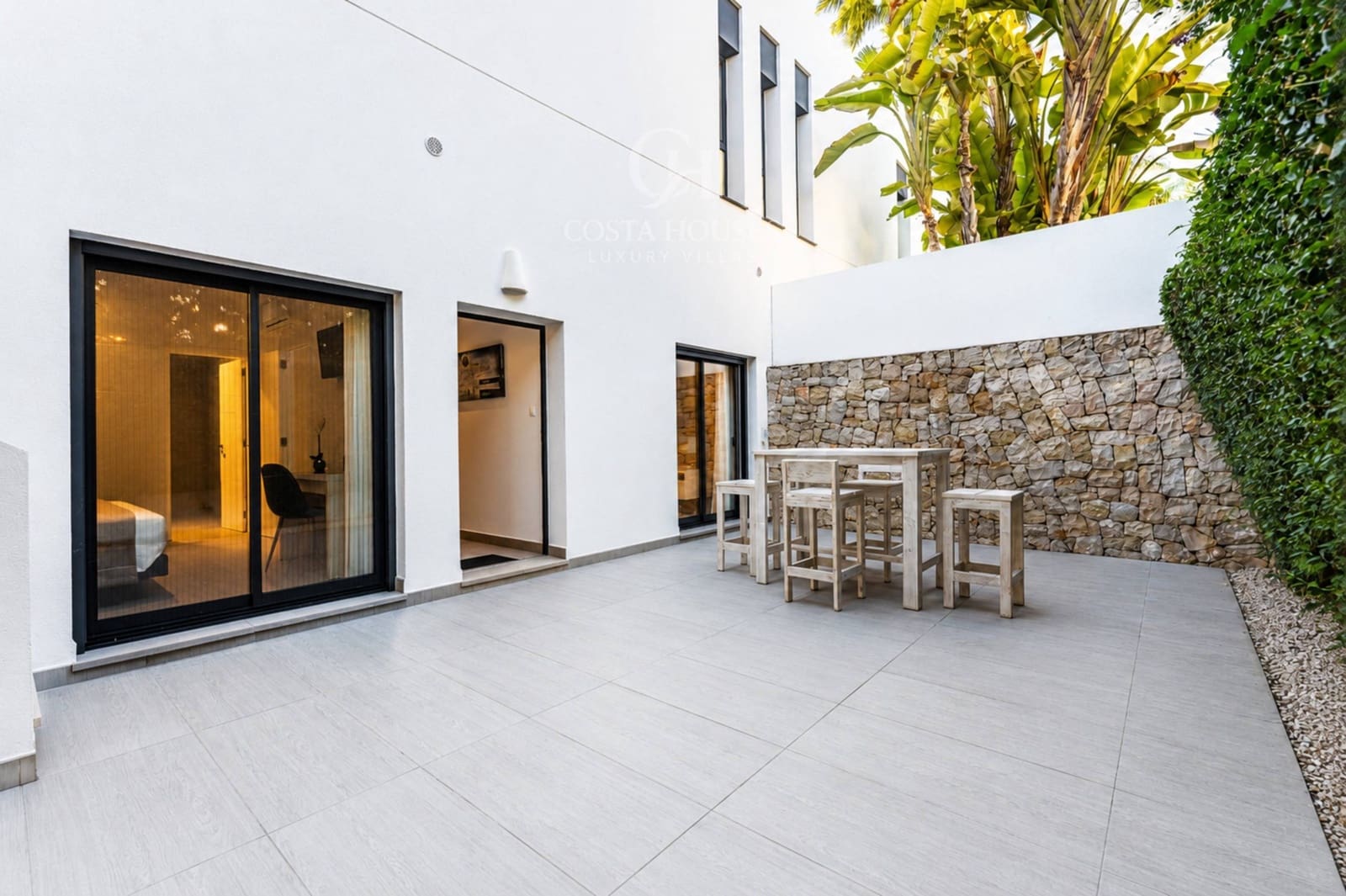 5 bedroom Villa for sale in Moraira with pool - € 1,495,000 (Ref: 9851721)
