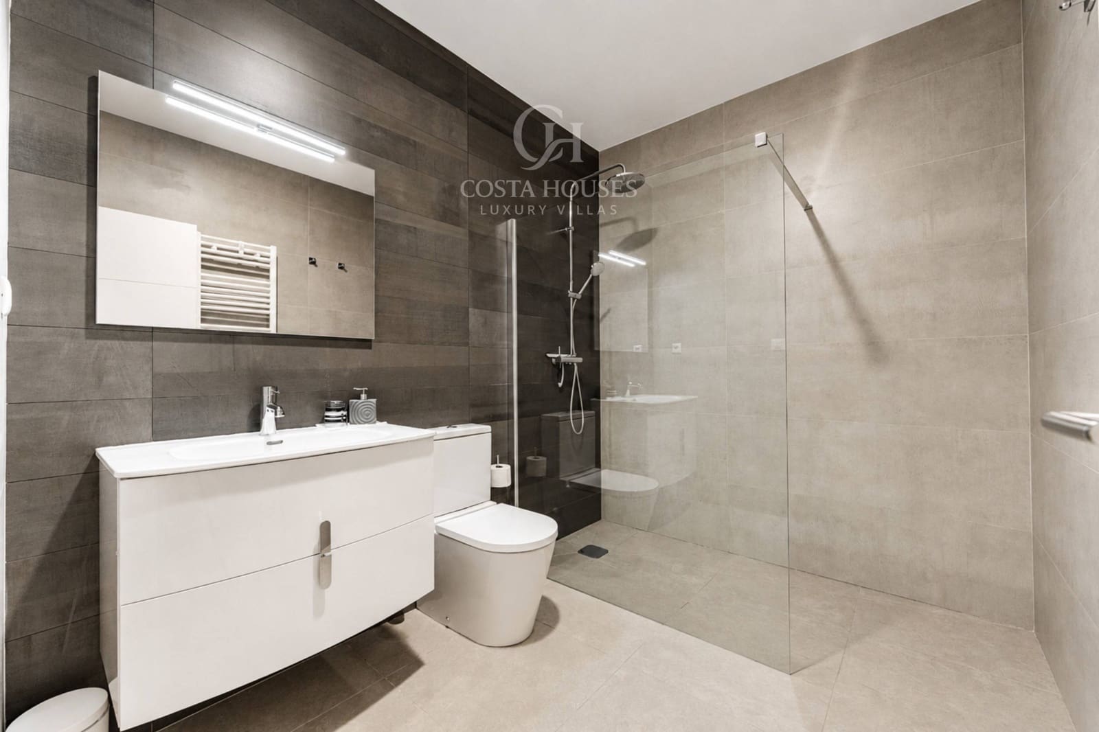 5 bedroom Villa for sale in Moraira with pool - € 1,495,000 (Ref: 9851721)