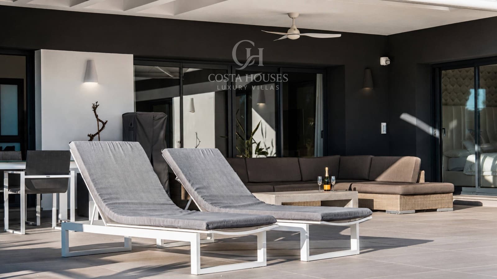 5 bedroom Villa for sale in Moraira with pool - € 1,495,000 (Ref: 9851721)
