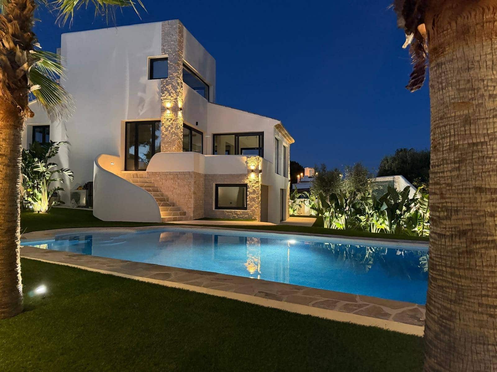 4 soveværelse Villa til salg i Javea / Xabia med swimmingpool garage - € 1.950.000 (Ref: 9860078)