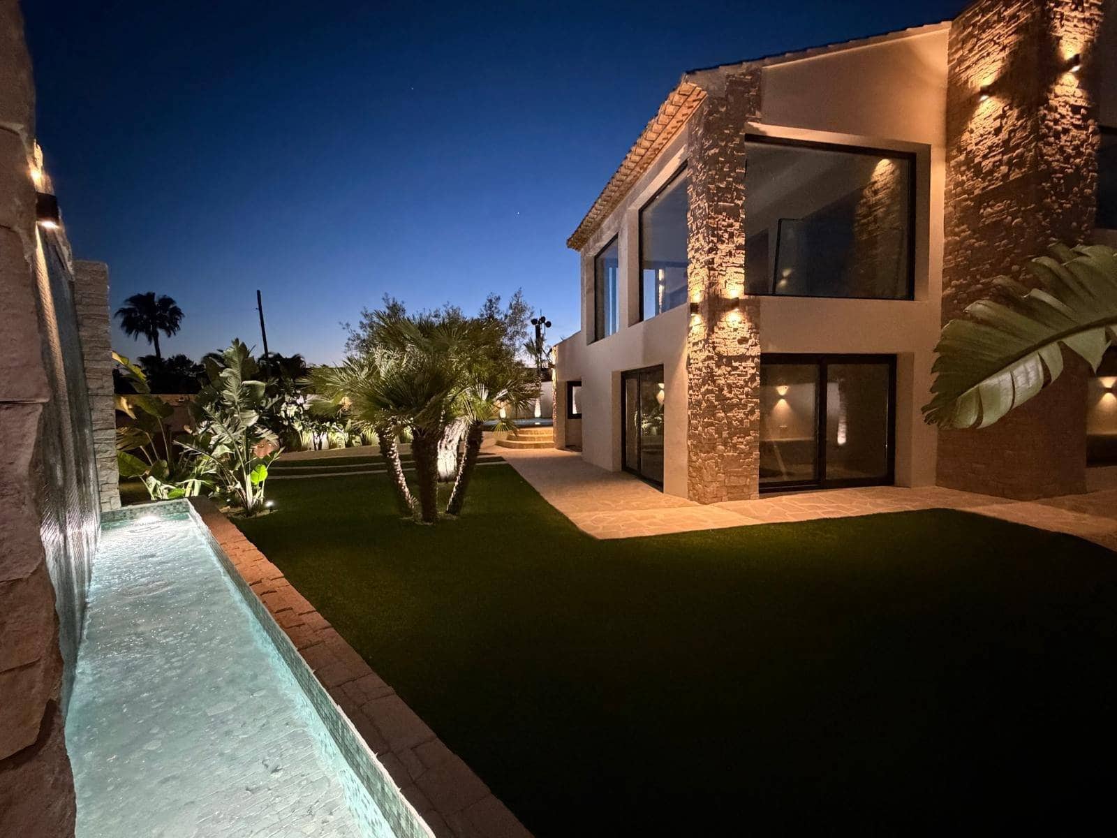 4 soveværelse Villa til salg i Javea / Xabia med swimmingpool garage - € 1.950.000 (Ref: 9860078)