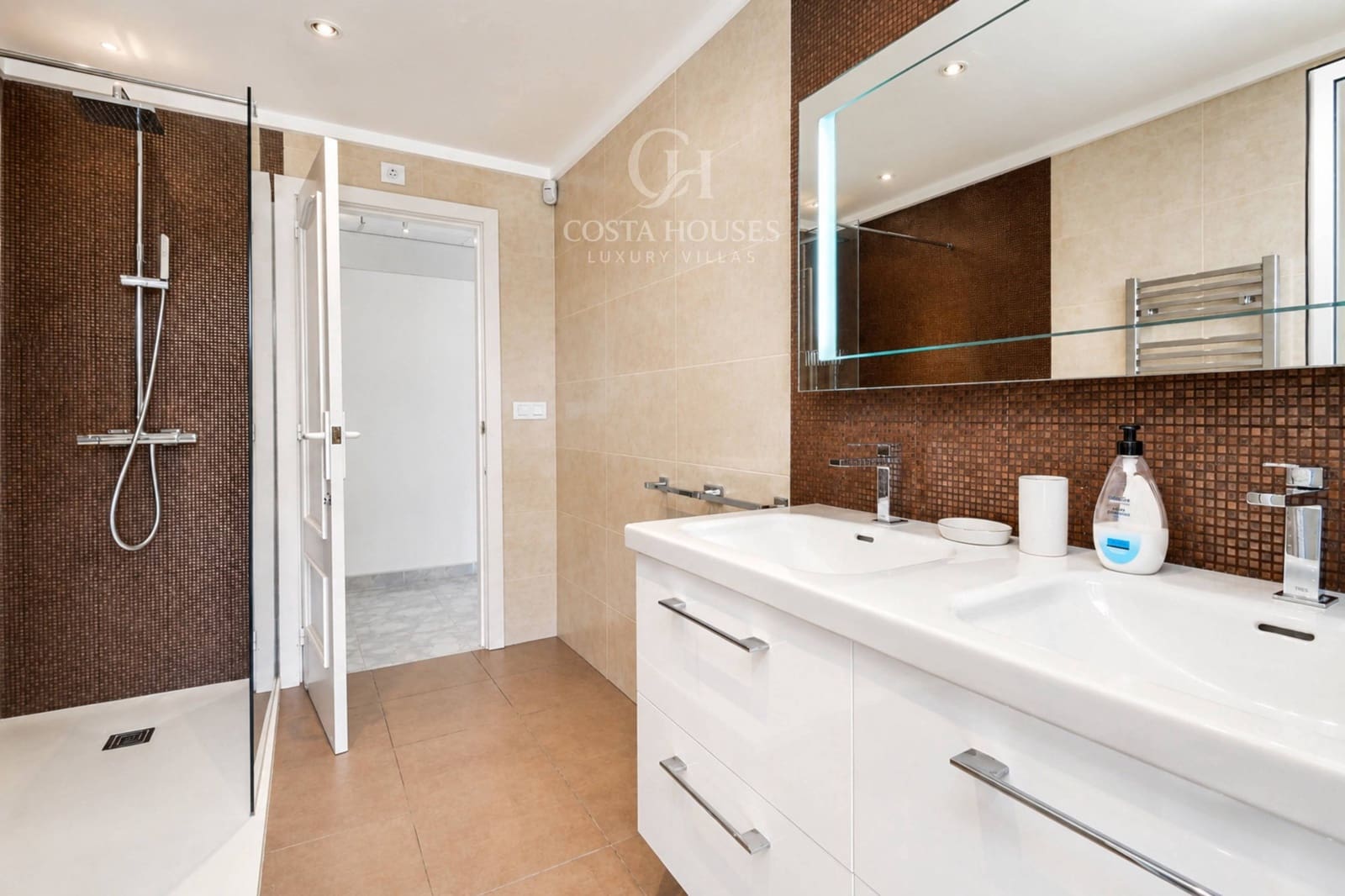 5 bedroom Villa for sale in Moraira with pool - € 1,300,000 (Ref: 9876389)