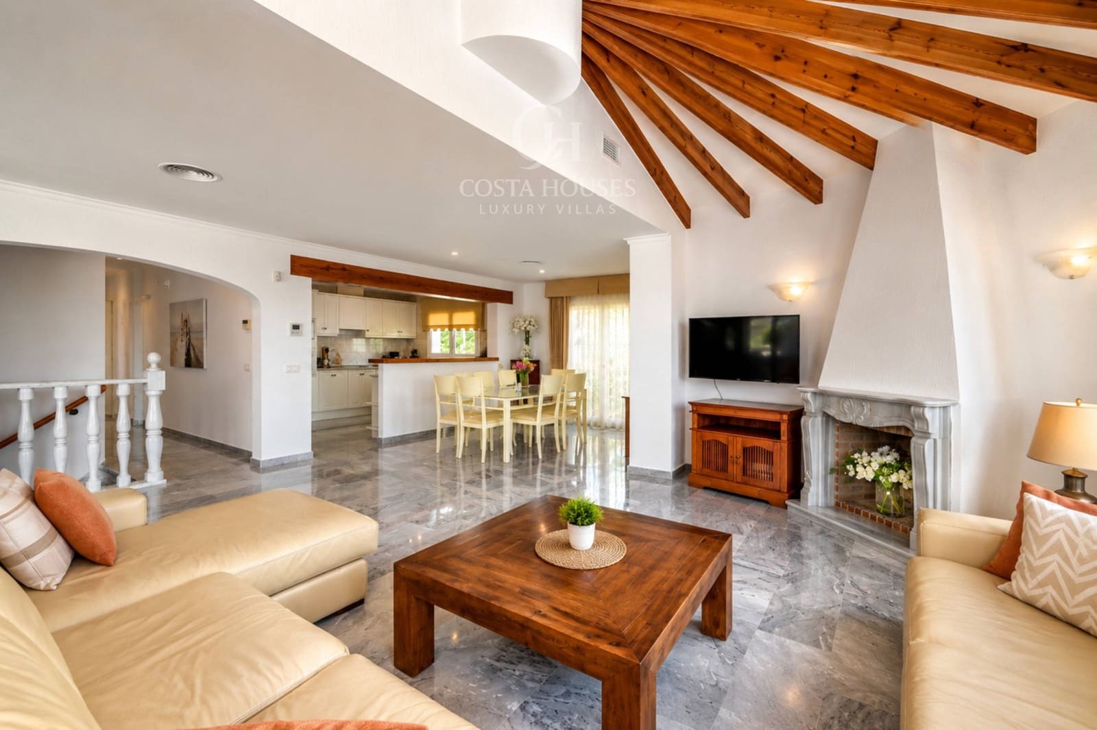 5 bedroom Villa for sale in Moraira with pool - € 1,300,000 (Ref: 9876389)