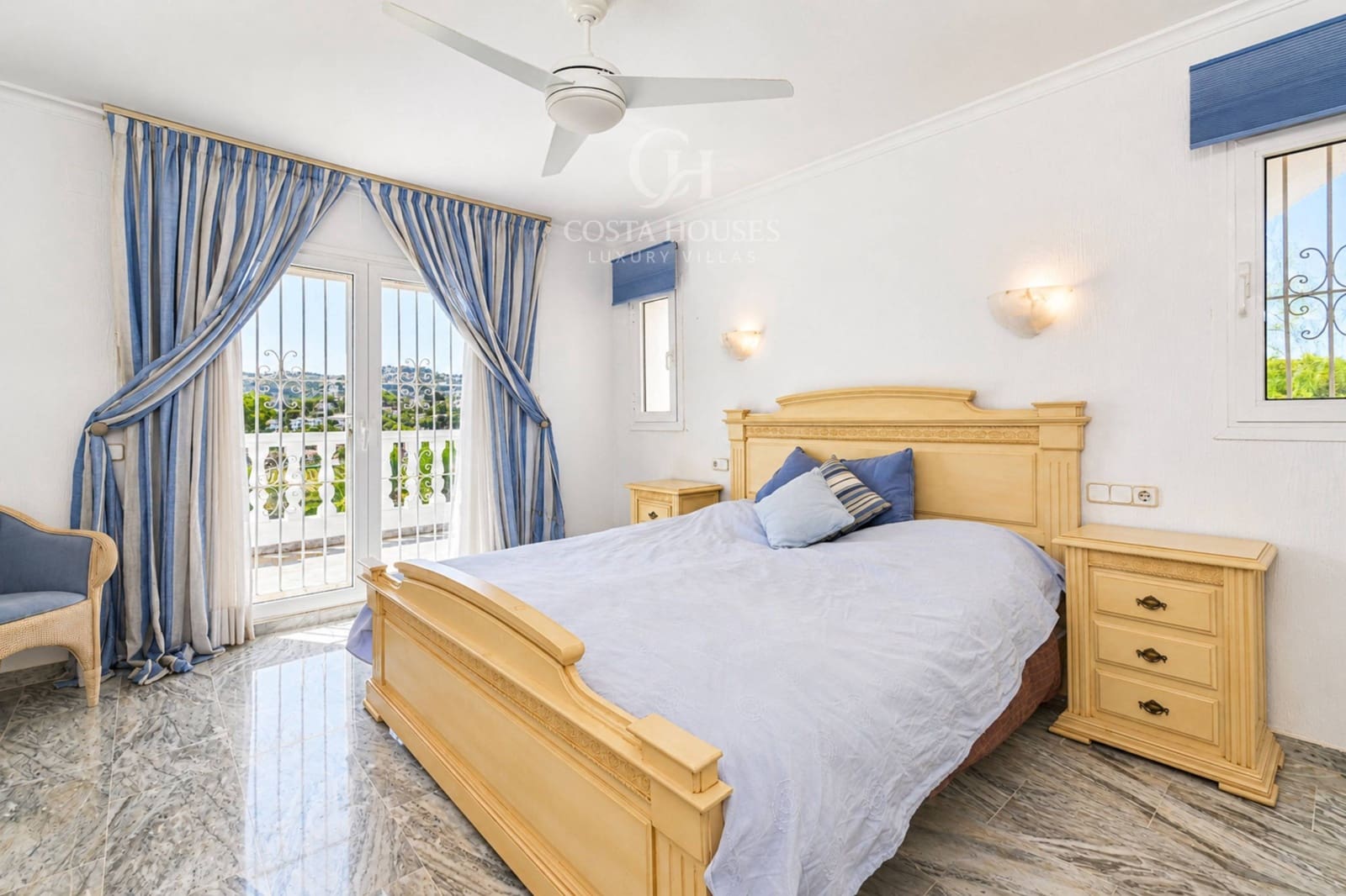 5 bedroom Villa for sale in Moraira with pool - € 1,300,000 (Ref: 9876389)