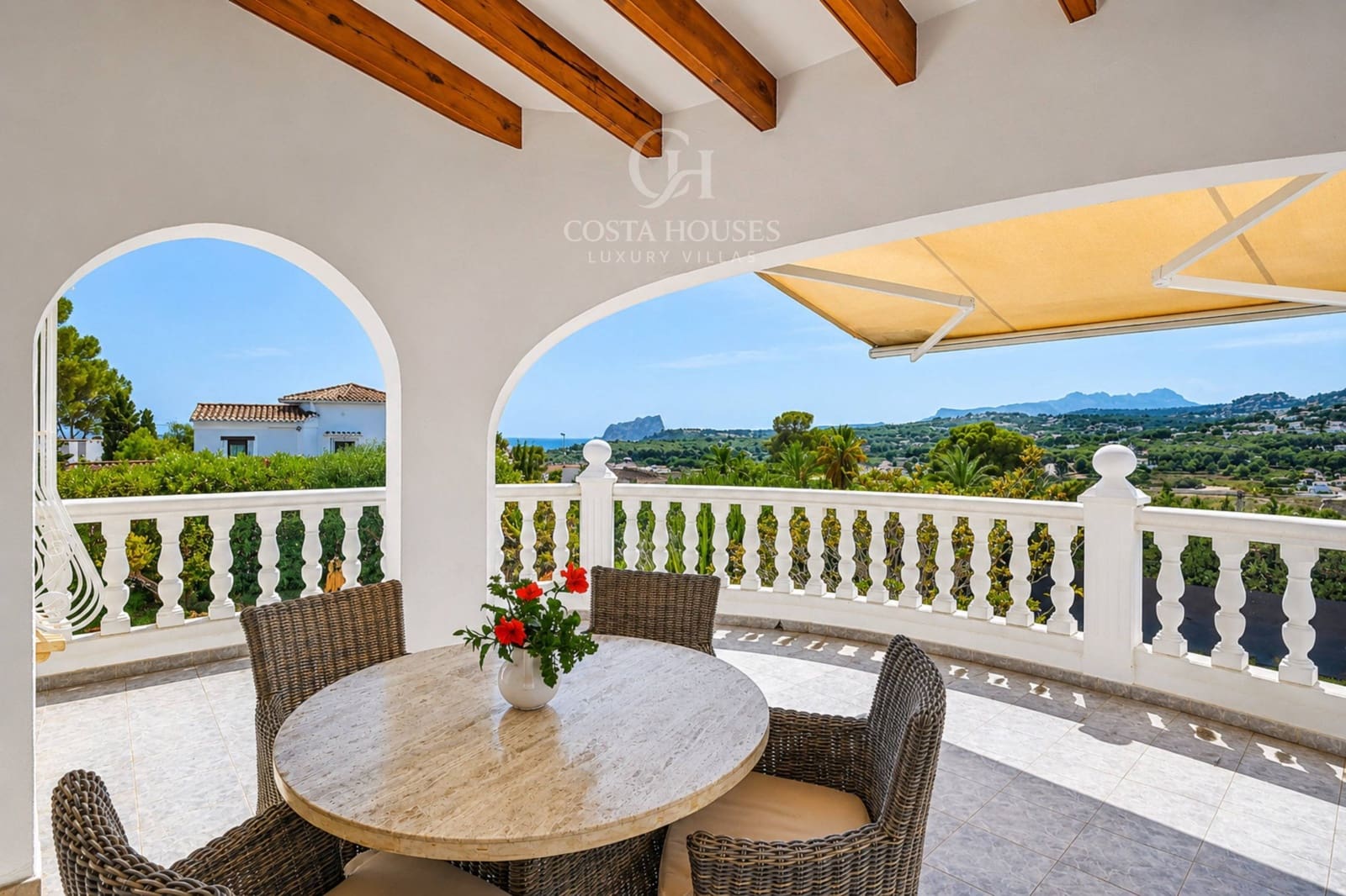 5 bedroom Villa for sale in Moraira with pool - € 1,300,000 (Ref: 9876389)