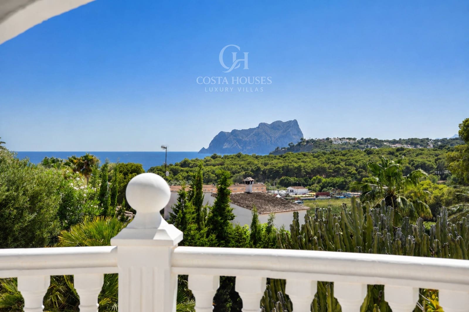 5 bedroom Villa for sale in Moraira with pool - € 1,300,000 (Ref: 9876389)