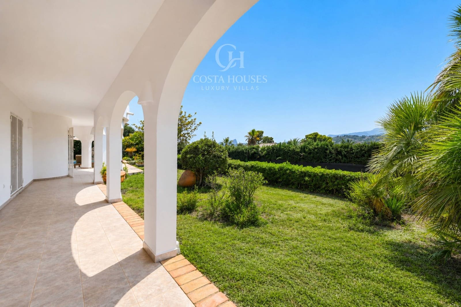 5 bedroom Villa for sale in Moraira with pool - € 1,300,000 (Ref: 9876389)
