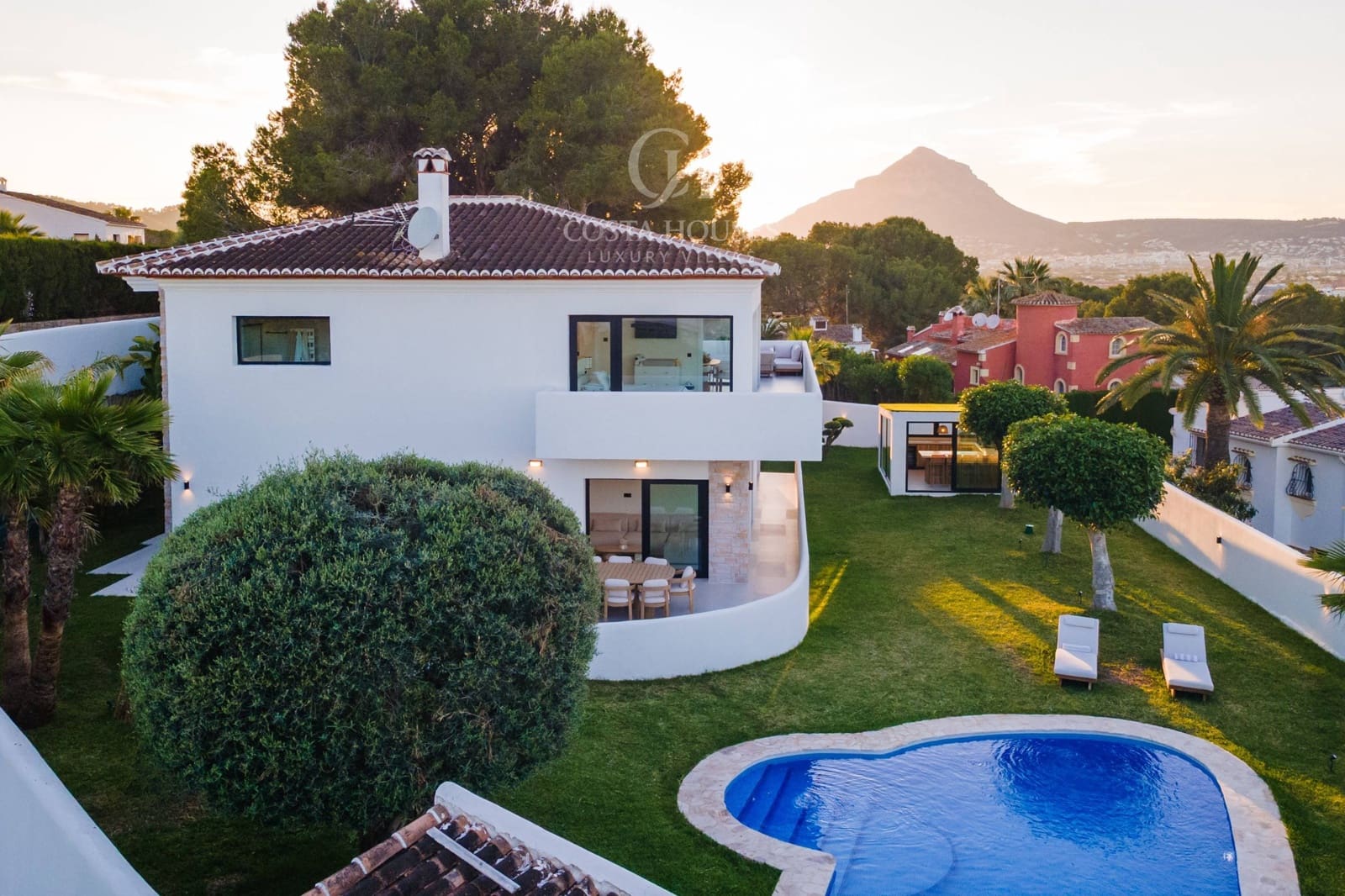 5 makuuhuone Huvila myytävänä paikassa Javea / Xabia mukana uima-altaan - 3 500 000 € (Ref: 9876391)