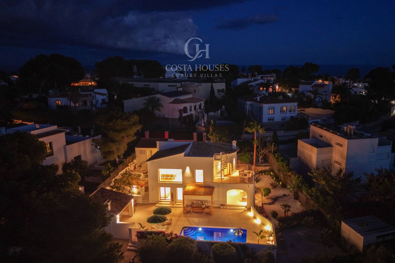 4 soverom Villa til salgs i Javea / Xabia med svømmebasseng garasje - € 1 890 000 (Ref: 9888105)