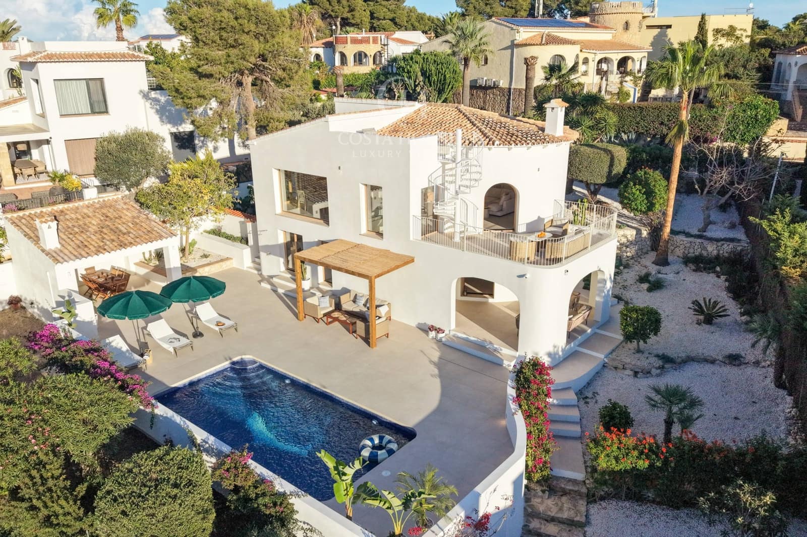 4 soverom Villa til salgs i Javea / Xabia med svømmebasseng garasje - € 1 890 000 (Ref: 9888105)