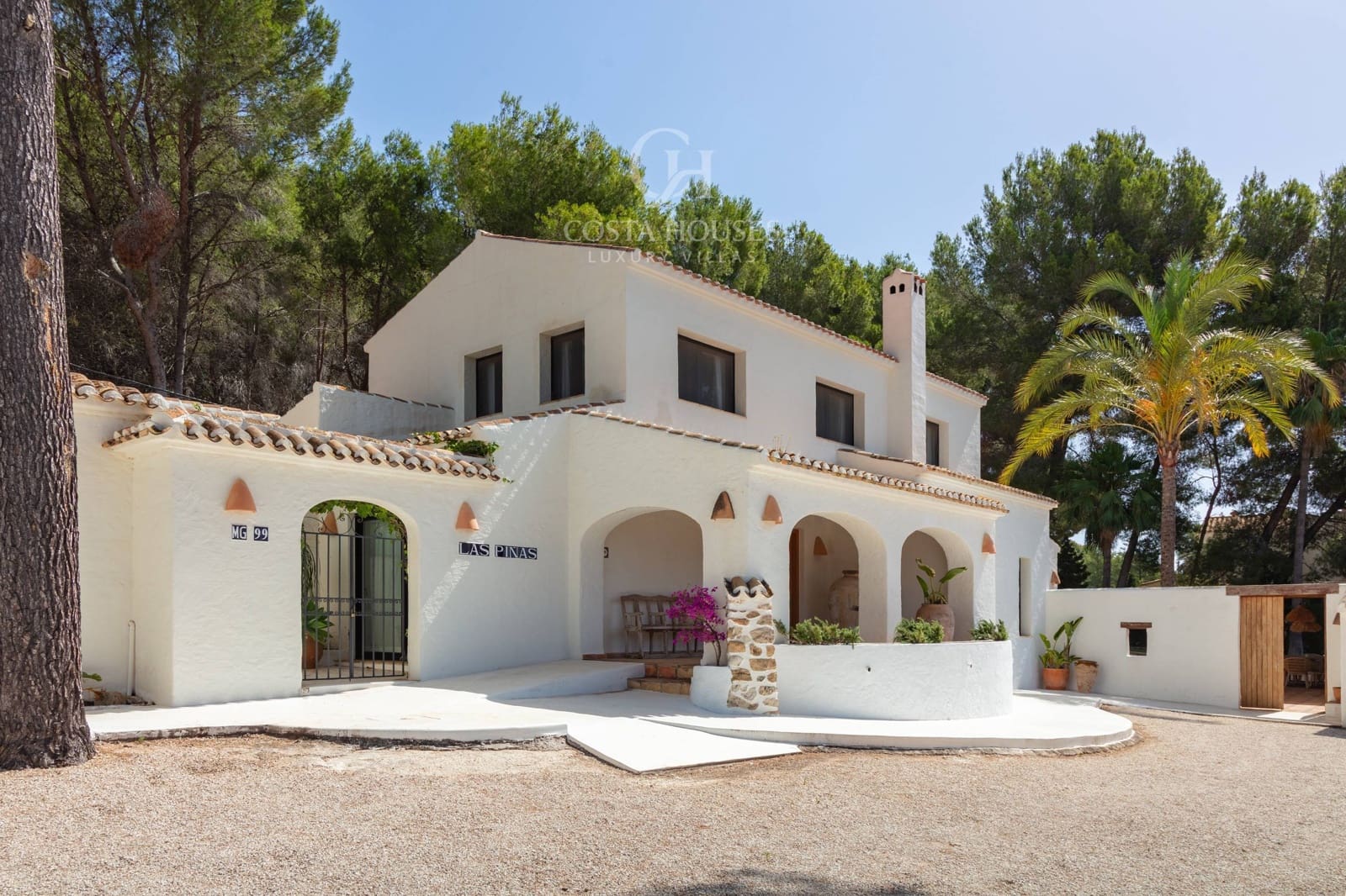 4 bedroom Villa for sale in Javea / Xabia with pool - € 1,550,000 (Ref: 9934182)
