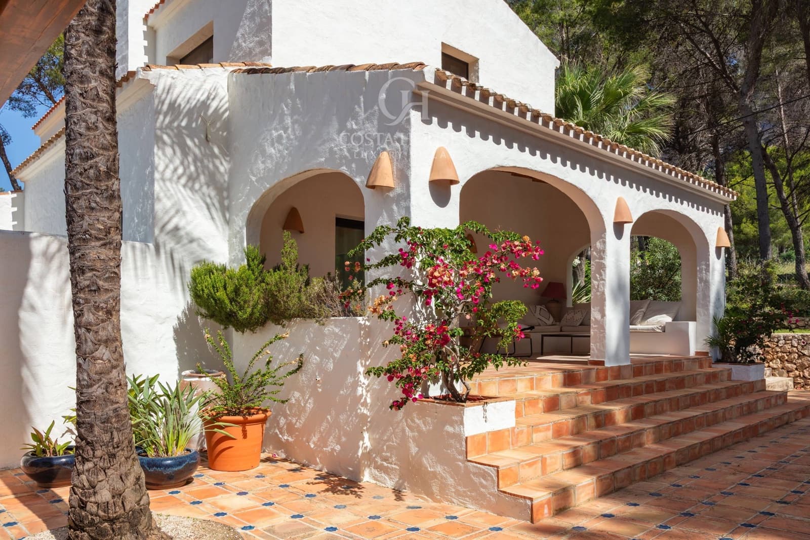 4 bedroom Villa for sale in Javea / Xabia with pool - € 1,550,000 (Ref: 9934182)