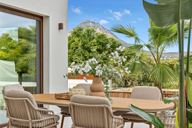 4 sypialnia Willa na sprzedaż w Javea / Xàbia z basenem garażem - 1 790 000 € (Ref: 9945697)