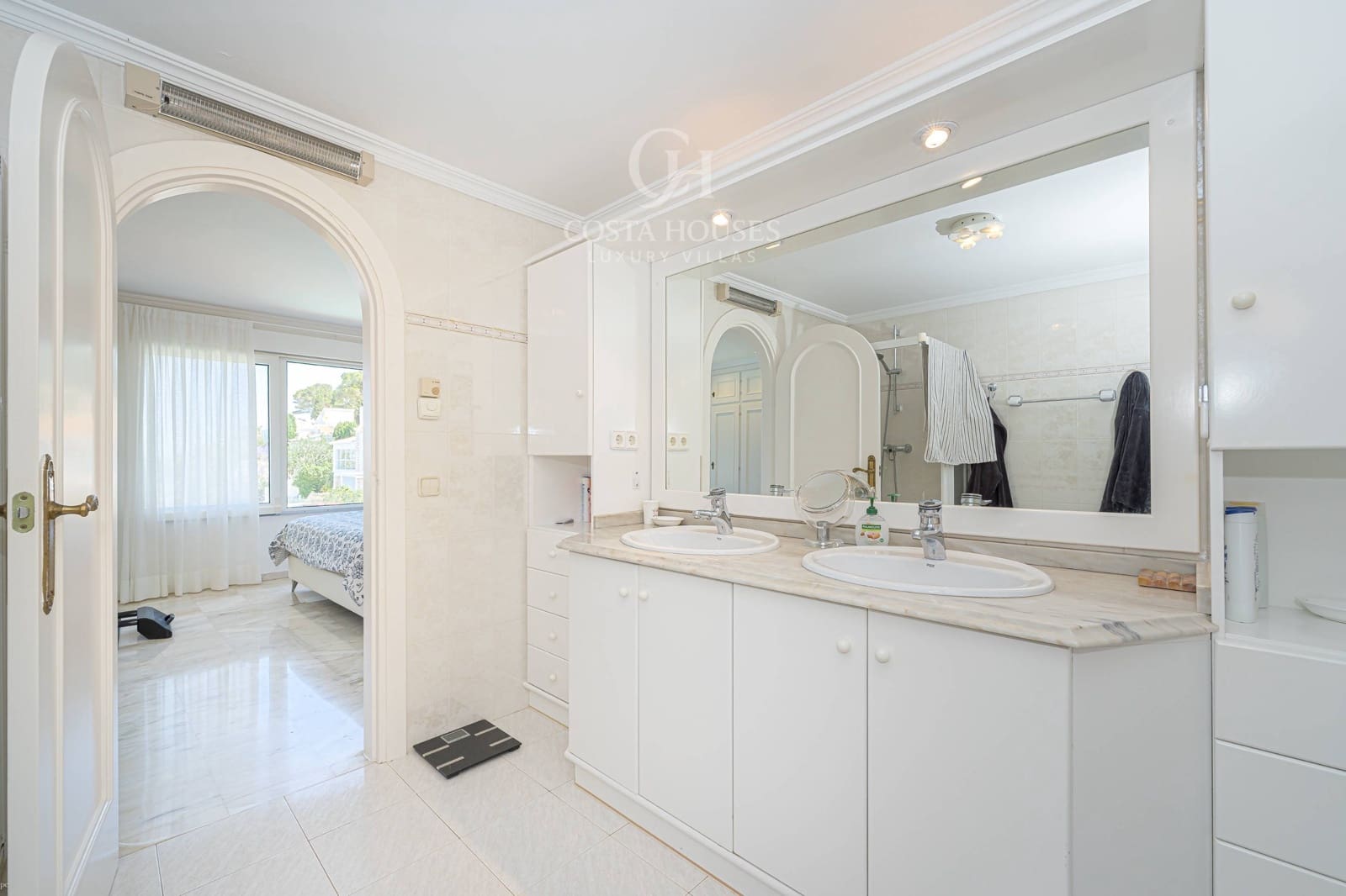 8 sypialnia Willa na sprzedaż w Denia z basenem garażem - 1 395 000 € (Ref: 9977305)