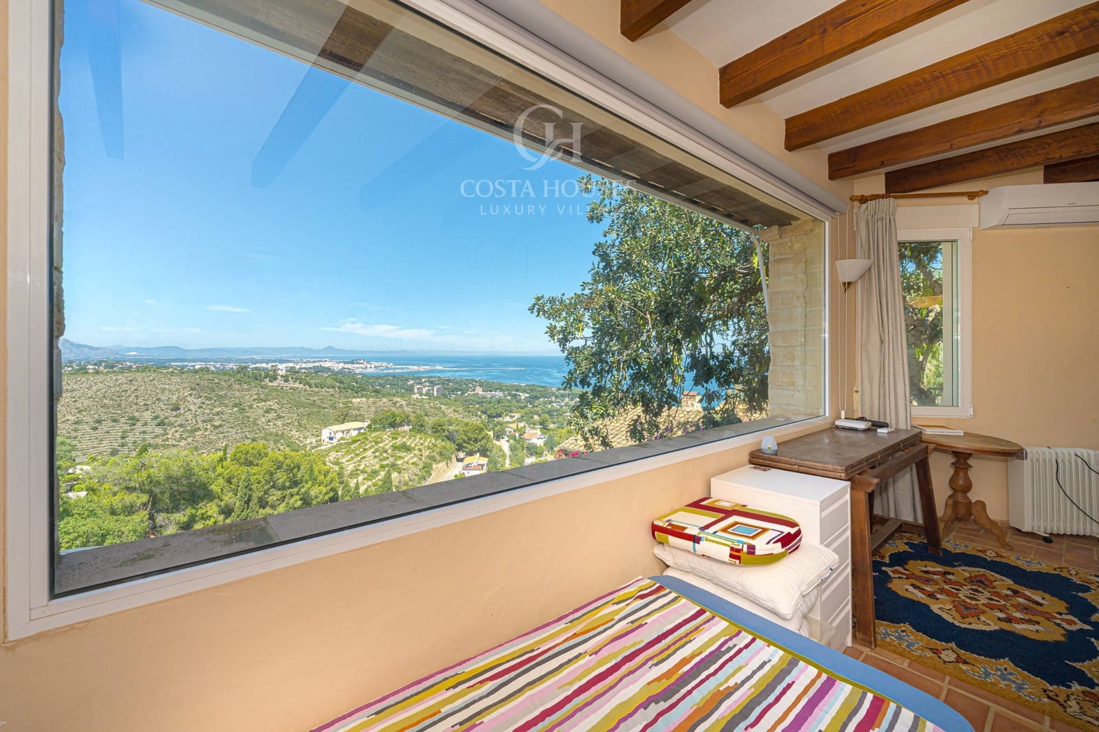 8 sypialnia Willa na sprzedaż w Denia z basenem garażem - 1 395 000 € (Ref: 9977305)