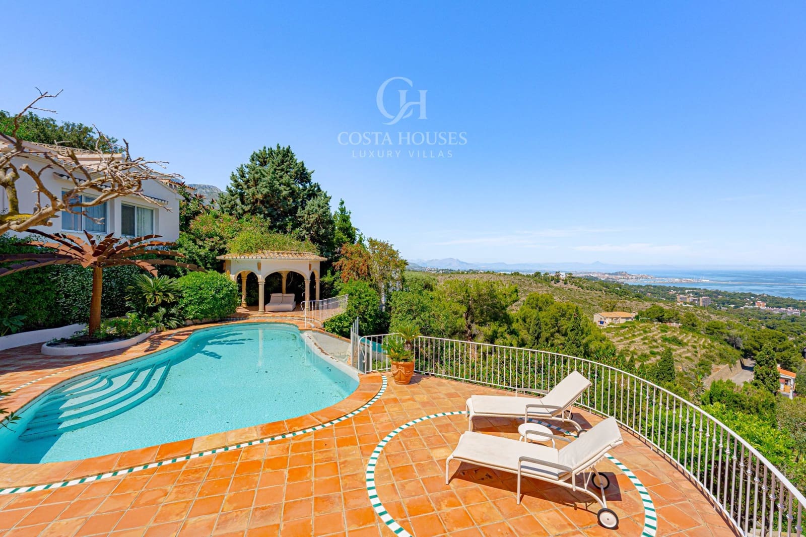 8 sypialnia Willa na sprzedaż w Denia z basenem garażem - 1 395 000 € (Ref: 9977305)