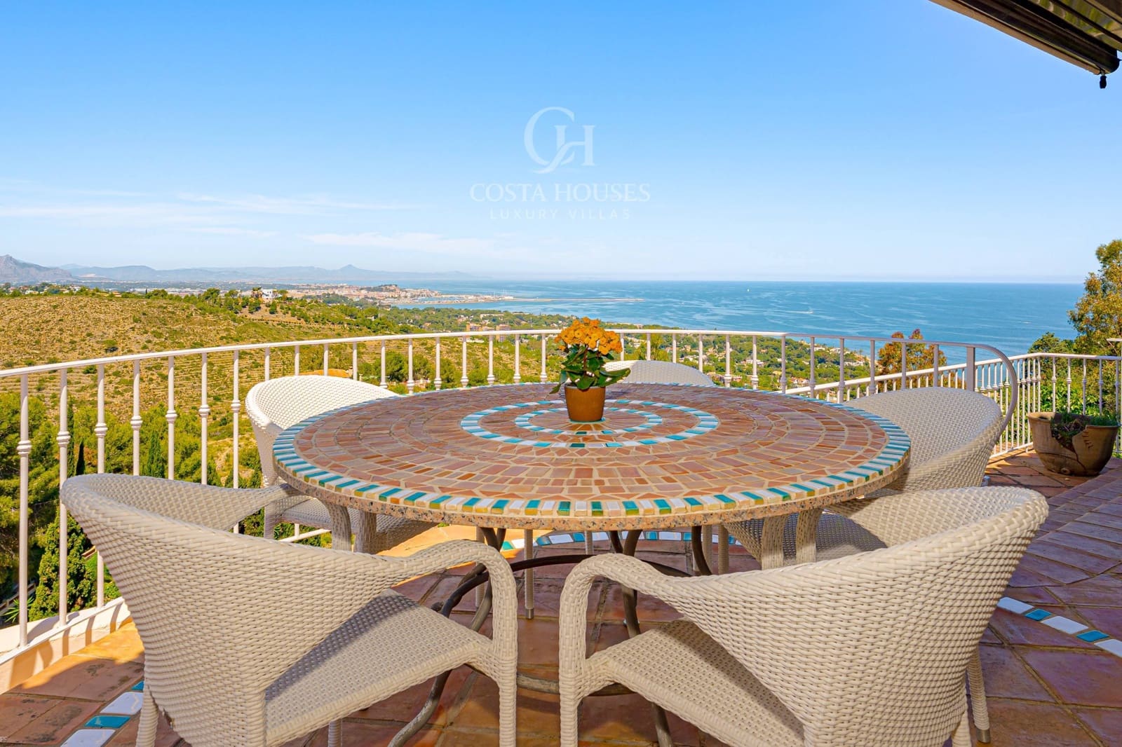 8 sypialnia Willa na sprzedaż w Denia z basenem garażem - 1 395 000 € (Ref: 9977305)