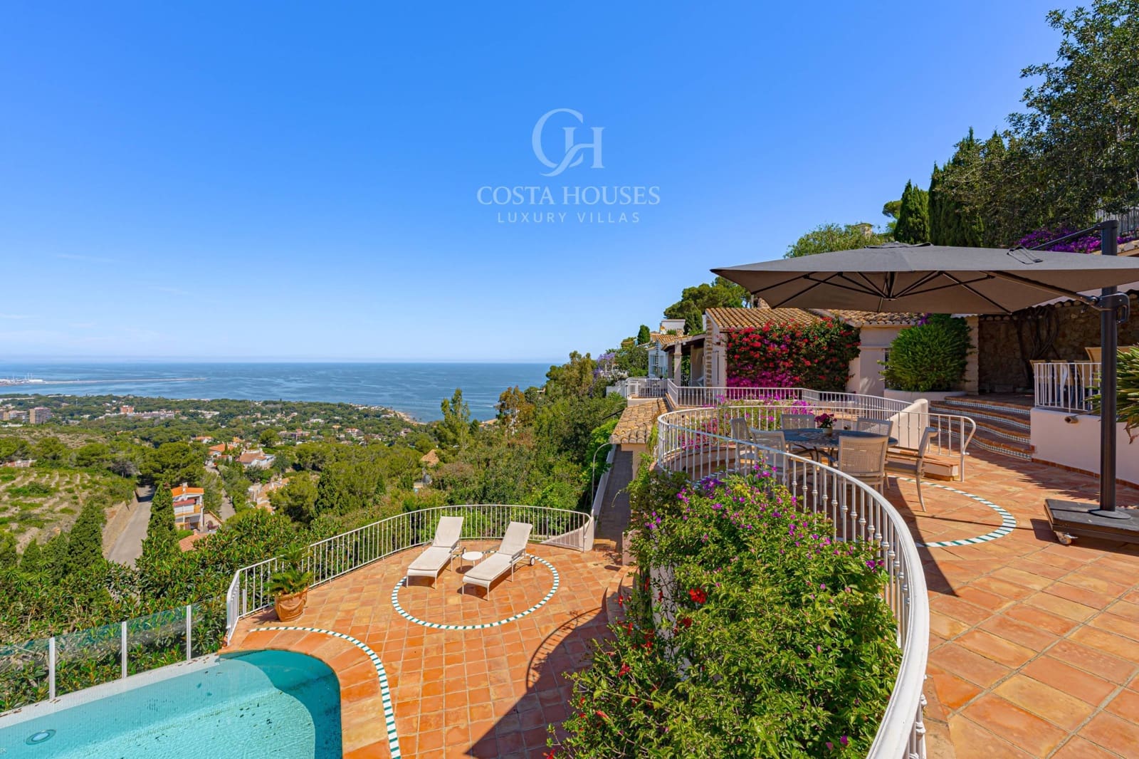 8 sypialnia Willa na sprzedaż w Denia z basenem garażem - 1 395 000 € (Ref: 9977305)
