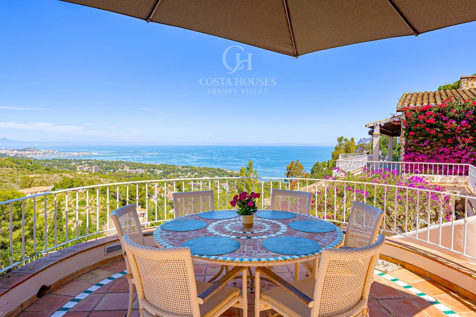 8 sypialnia Willa na sprzedaż w Denia z basenem garażem - 1 395 000 € (Ref: 9977305)