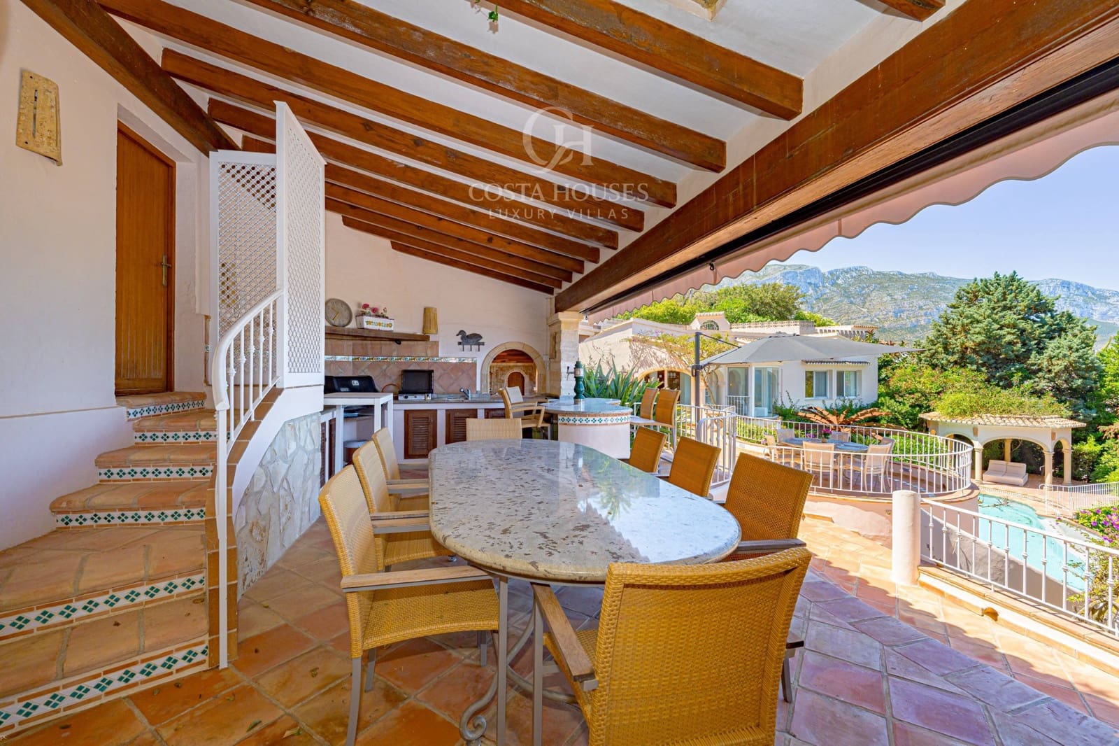 8 sypialnia Willa na sprzedaż w Denia z basenem garażem - 1 395 000 € (Ref: 9977305)