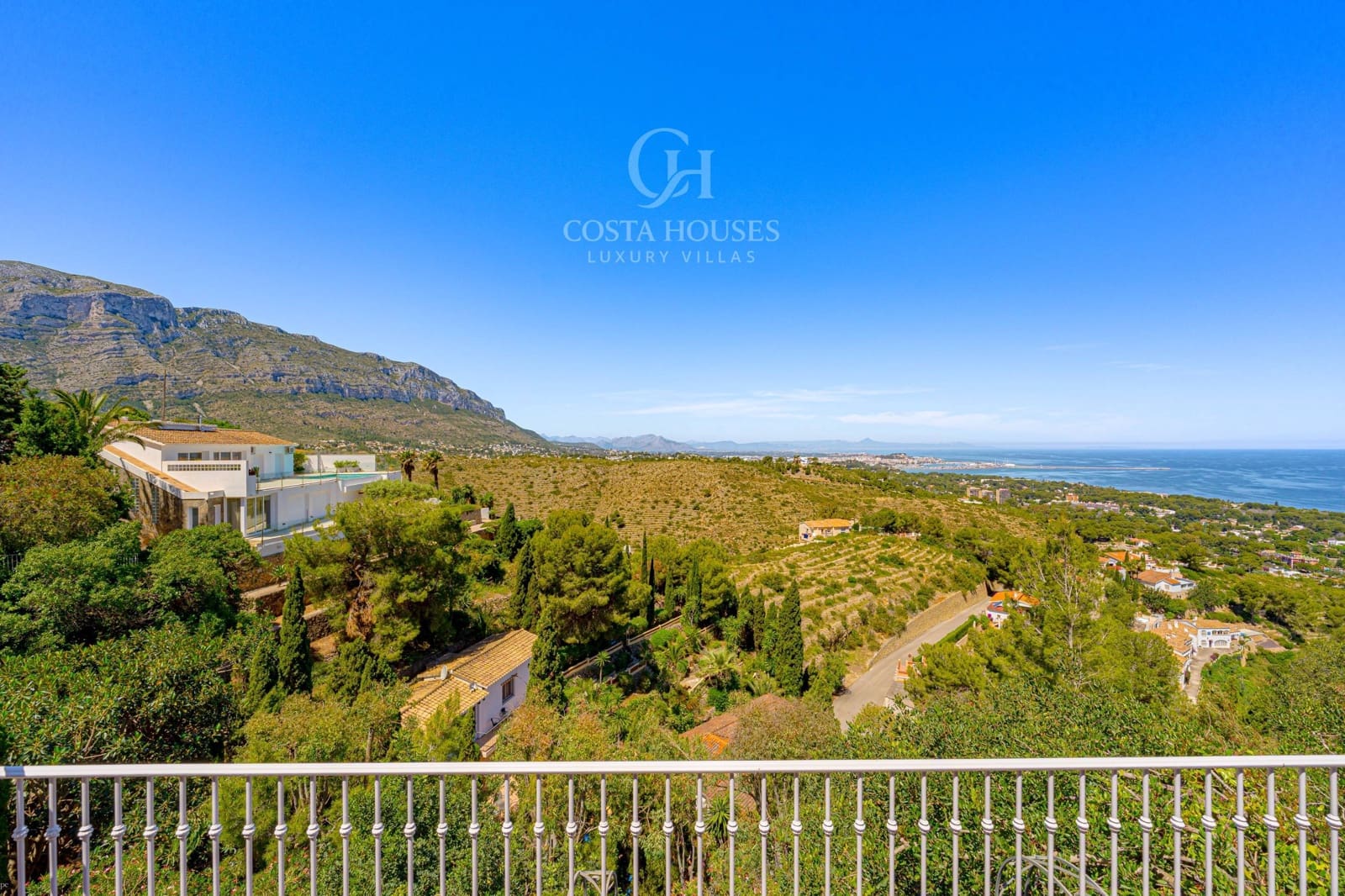 8 sypialnia Willa na sprzedaż w Denia z basenem garażem - 1 395 000 € (Ref: 9977305)