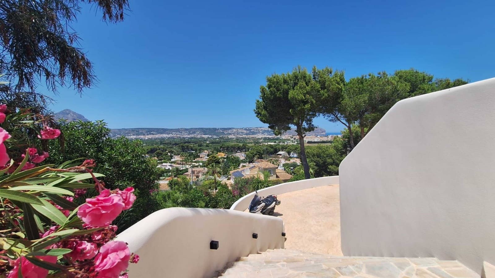 Chalet de 7 habitaciones en Javea / Xàbia en venta con piscina - 2.900.000 € (Ref: 9984980)