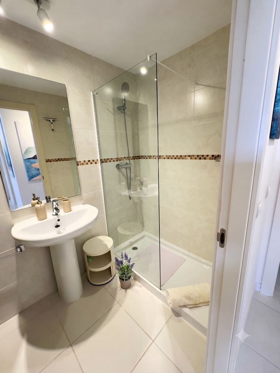 Appartement de 2 chambres à louer à Altea avec piscine garage - 1 500 € (Ref: 10004986)