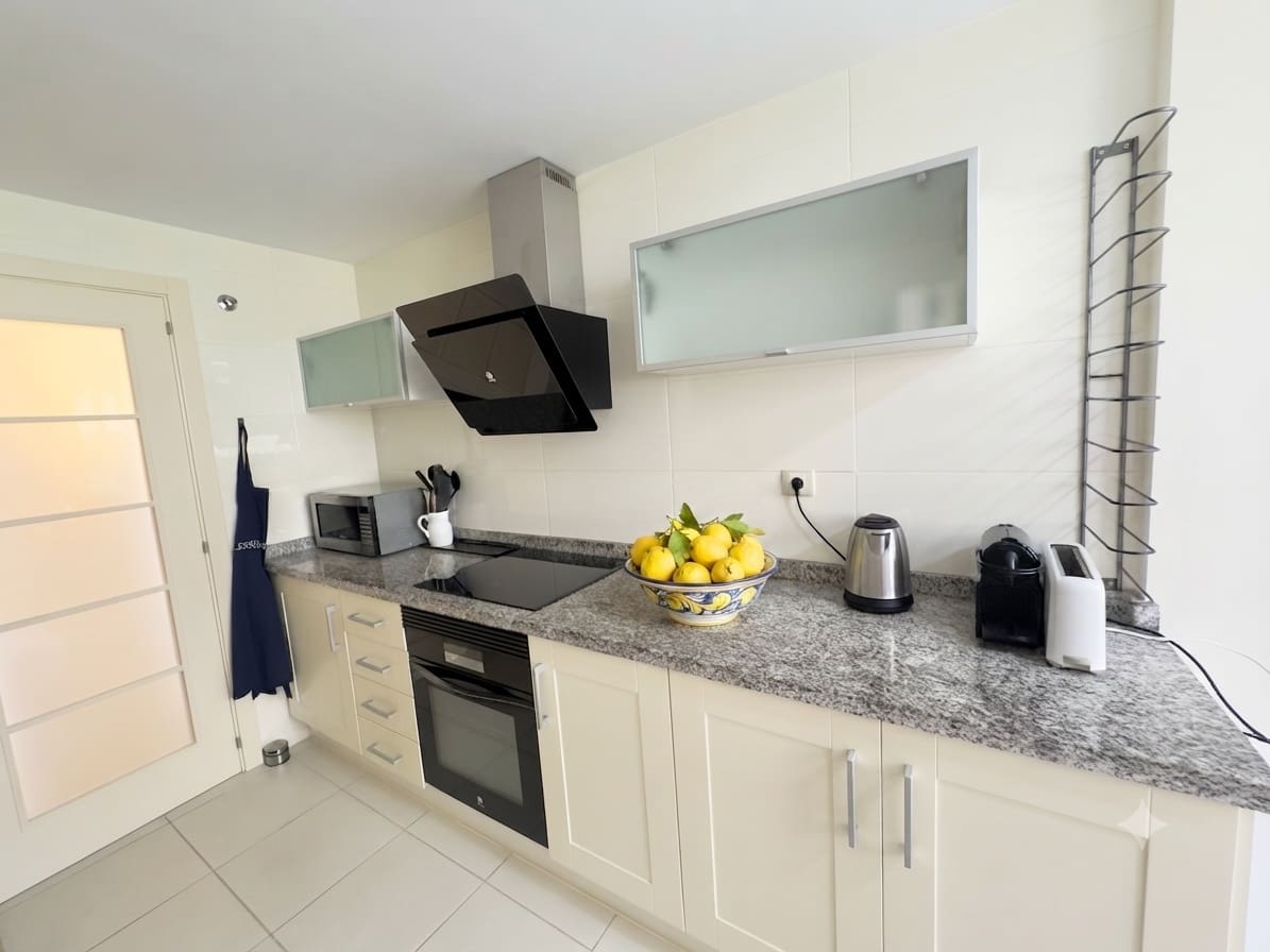 Appartement de 2 chambres à louer à Altea avec piscine garage - 1 500 € (Ref: 10004986)