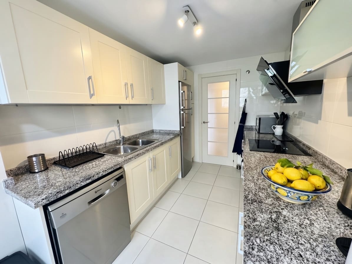 Appartement de 2 chambres à louer à Altea avec piscine garage - 1 500 € (Ref: 10004986)