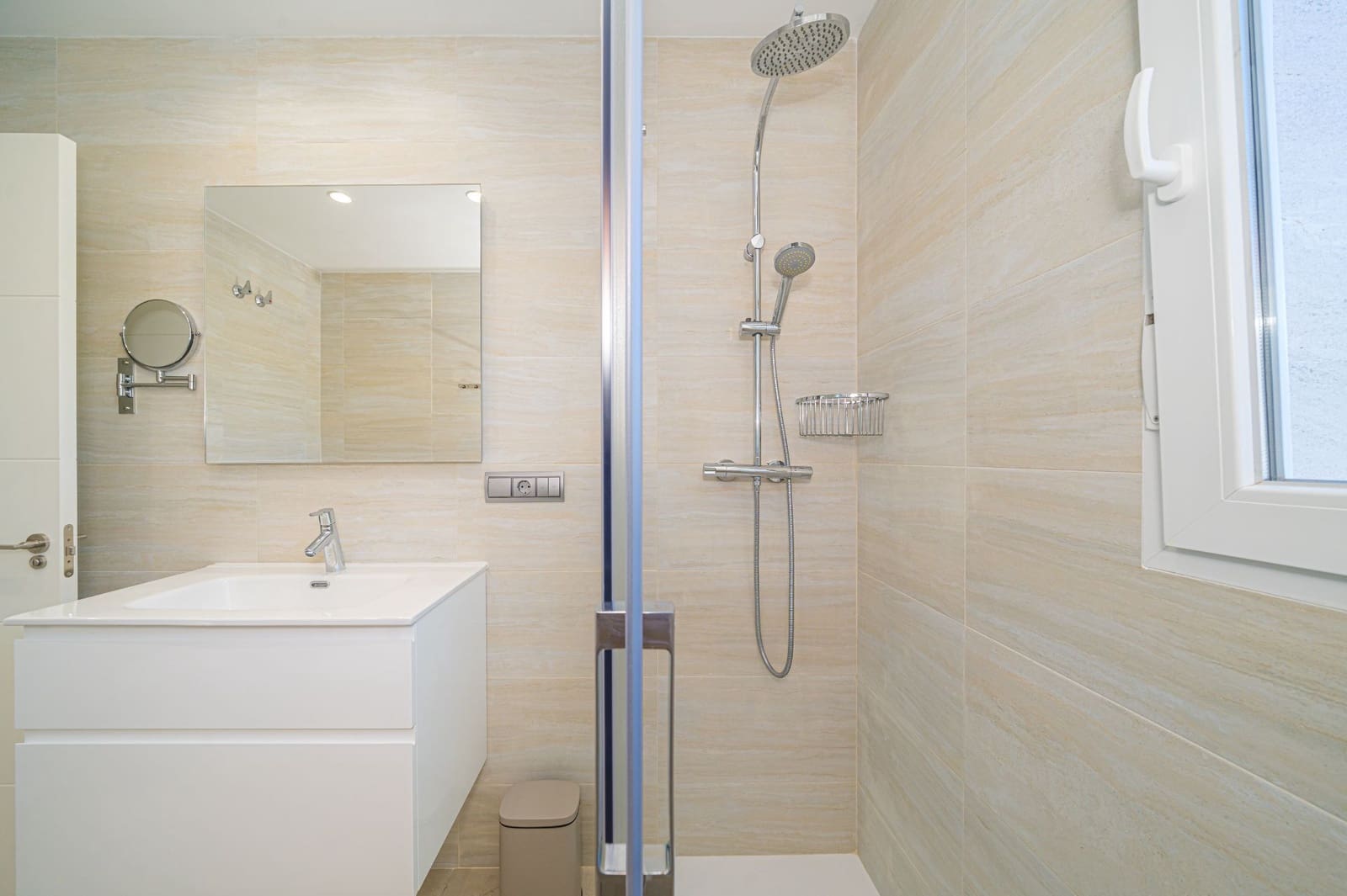 4 bedroom Villa for sale in Albir with garage - € 975,000 (Ref: 8610319)