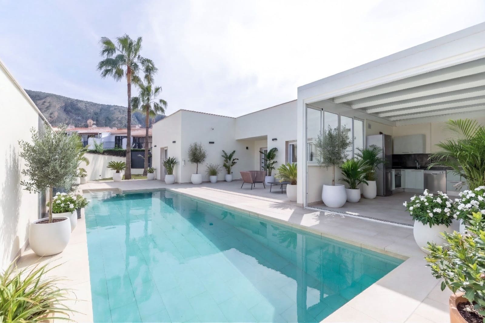 4 bedroom Villa for sale in Albir with garage - € 975,000 (Ref: 8610319)