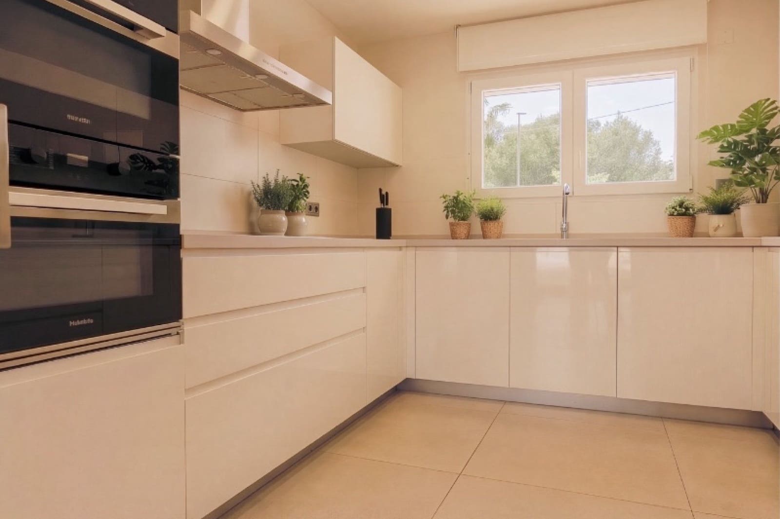 4 bedroom Villa for sale in Albir with garage - € 975,000 (Ref: 8610319)