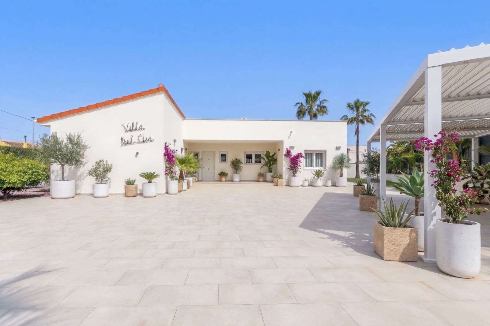 4 bedroom Villa for sale in Albir with garage - € 975,000 (Ref: 8610319)