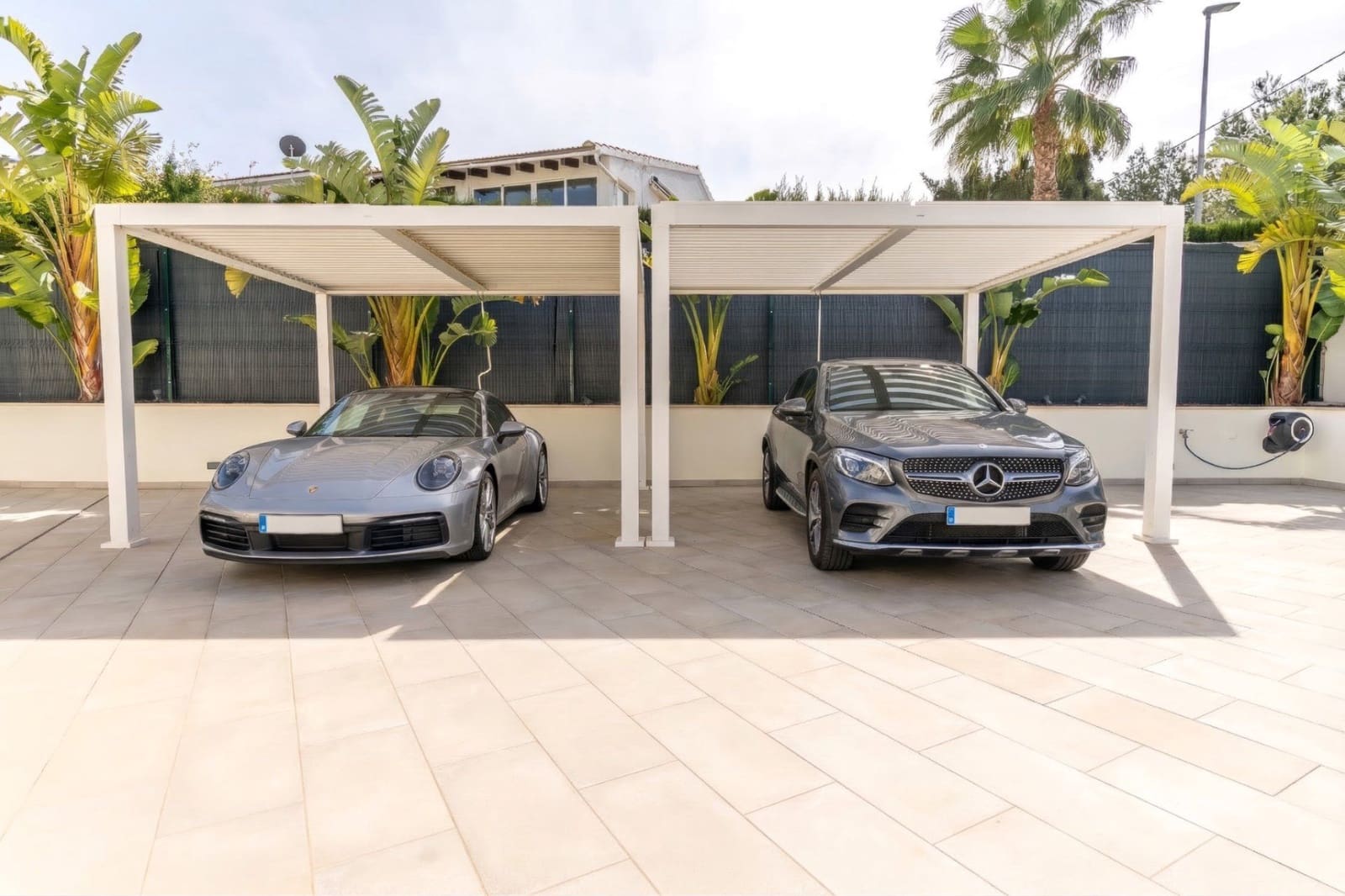 4 bedroom Villa for sale in Albir with garage - € 975,000 (Ref: 8610319)