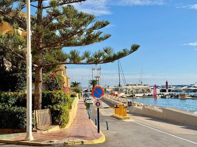 2 quarto Apartamento para arrendar em Altea com piscina garagem - 1 200 € (Ref: 8652066)