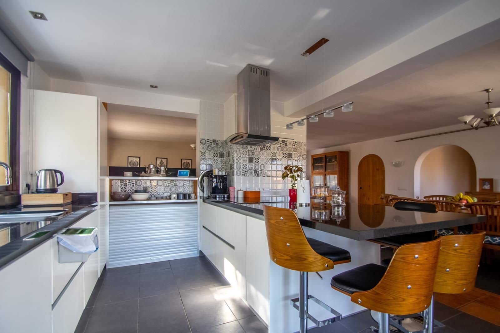 5 soverom Villa til salgs i Montebello med svømmebasseng garasje - € 649 000 (Ref: 8652068)