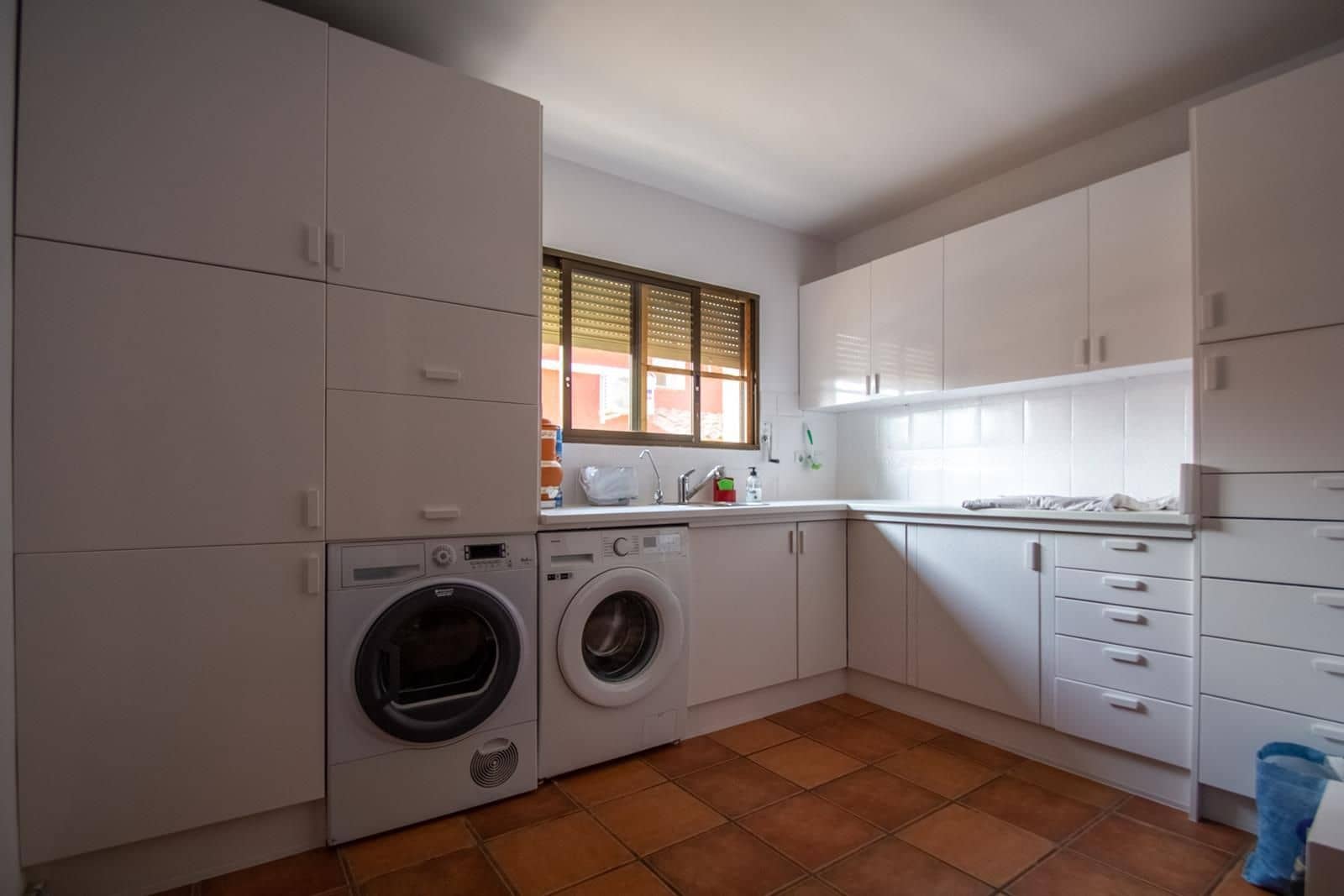 5 soverom Villa til salgs i Montebello med svømmebasseng garasje - € 649 000 (Ref: 8652068)