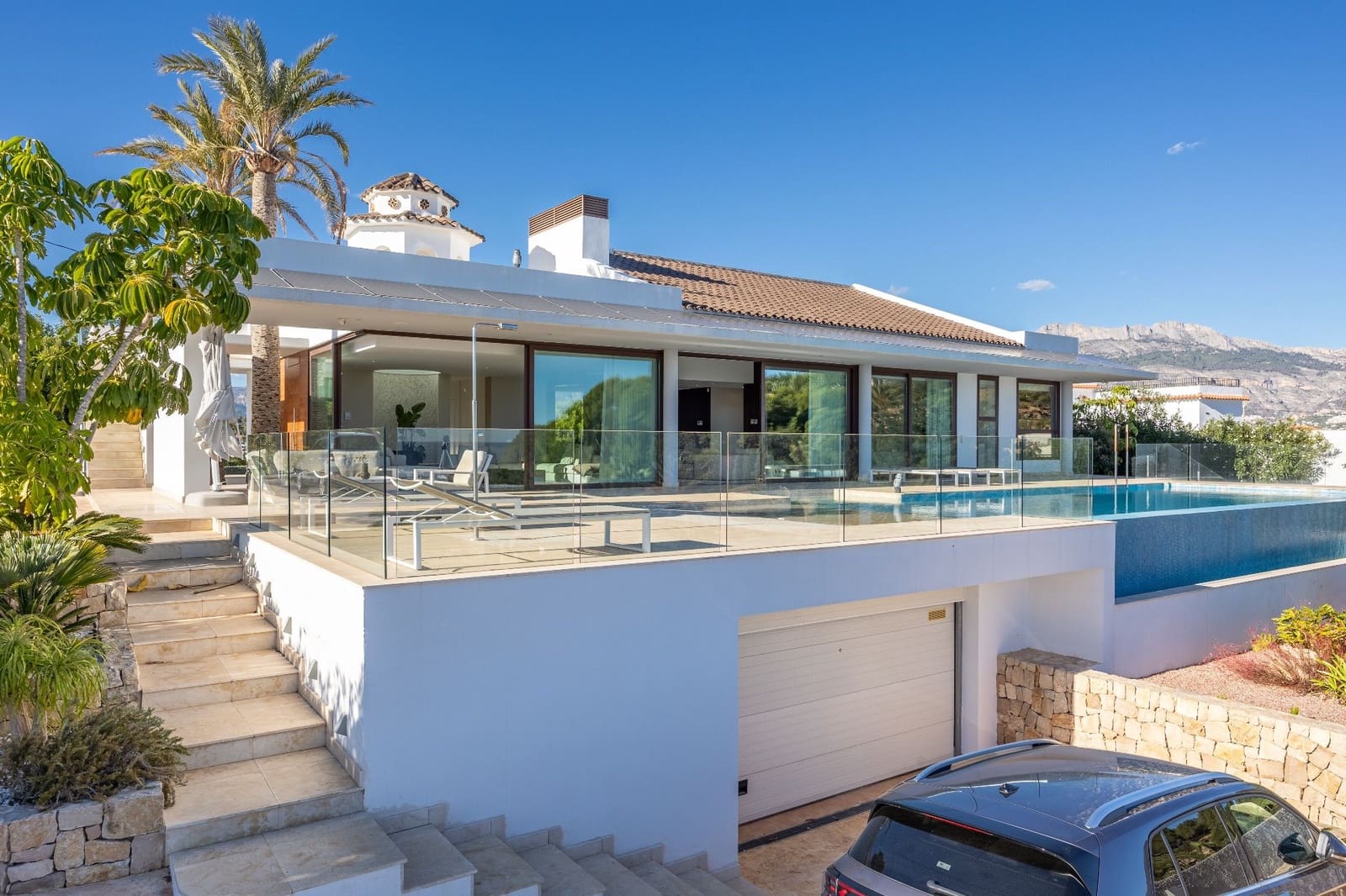 5 Zimmer Villa zu verkaufen in Altea mit Pool Garage - 2.250.000 € (Ref: 8752106)