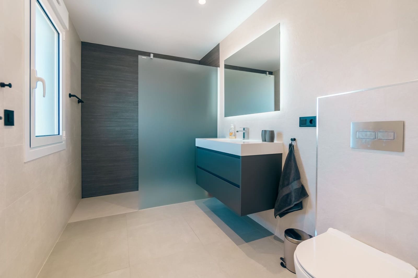 Chalet de 4 habitaciones en Alfaz del Pi / L'Alfàs del Pi en venta con piscina garaje - 1.195.000 € (Ref: 8792203)