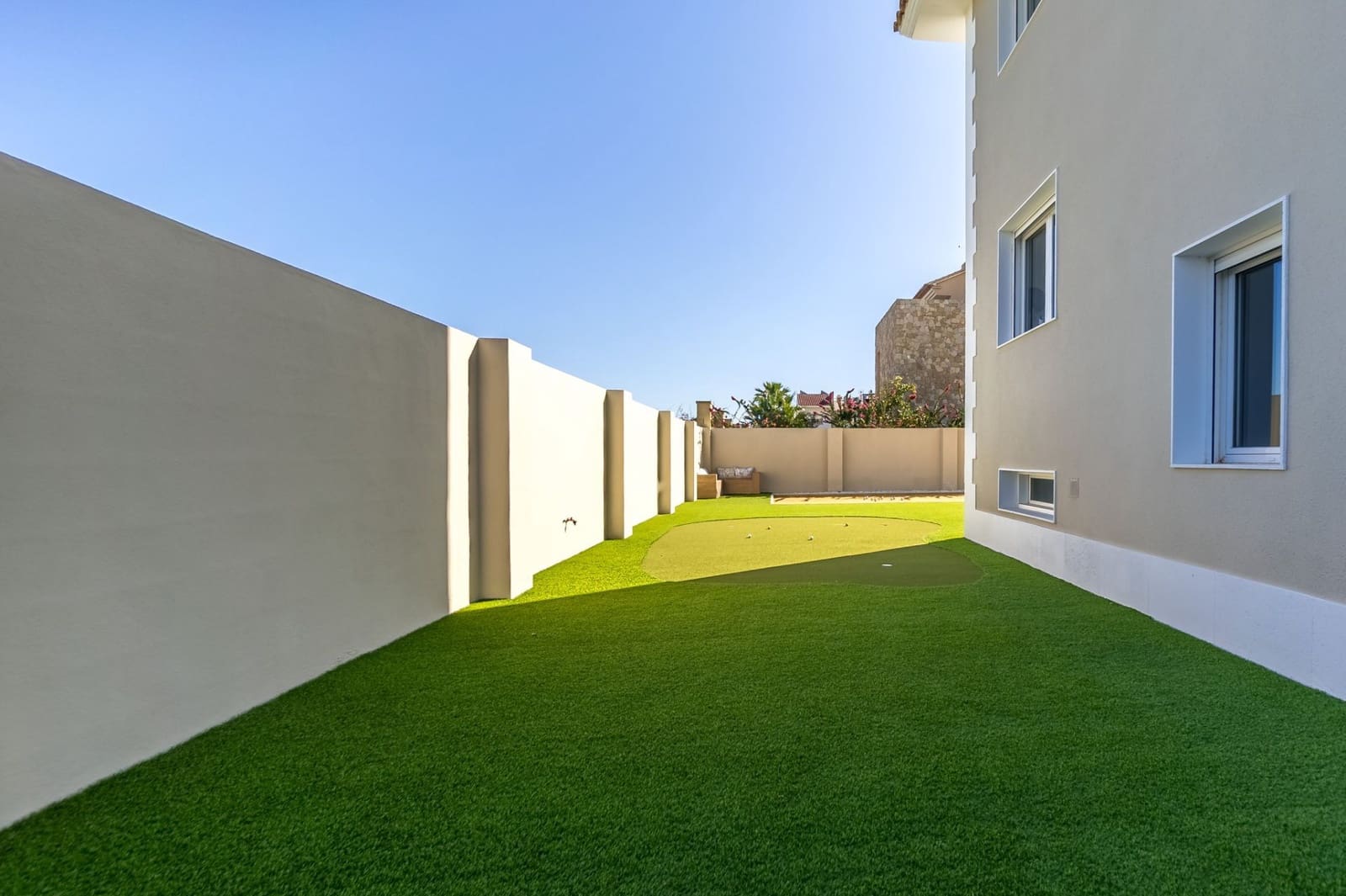 Chalet de 4 habitaciones en Alfaz del Pi / L'Alfàs del Pi en venta con piscina garaje - 1.195.000 € (Ref: 8792203)