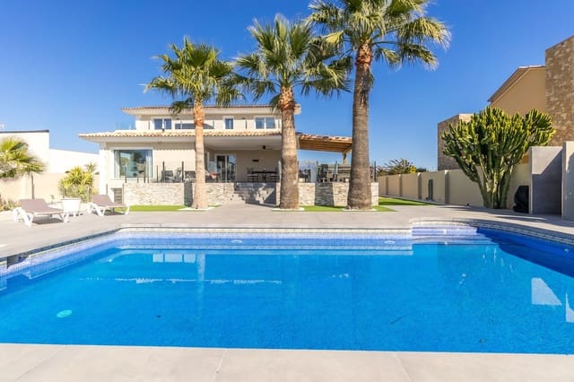 Chalet de 4 habitaciones en Alfaz del Pi / L'Alfàs del Pi en venta con piscina garaje - 1.195.000 € (Ref: 8792203)