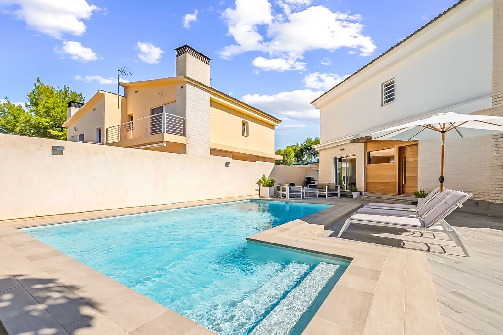 4 Zimmer Villa zu verkaufen in Alfaz del Pi / L'Alfas del Pi mit Pool Garage - 599.000 € (Ref: 8801364)