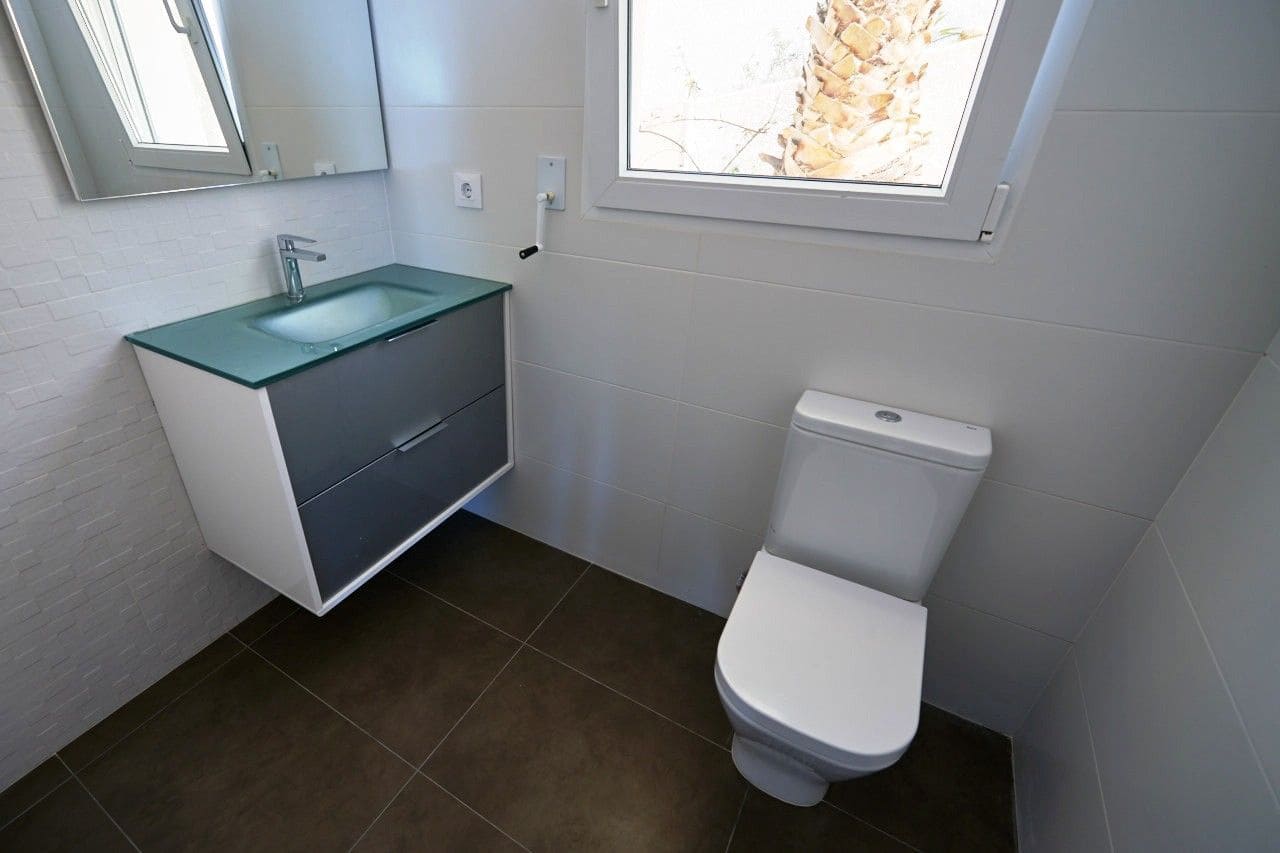 4 bedroom Villa for sale in Altea with pool garage - € 1,195,000 (Ref: 8914778)